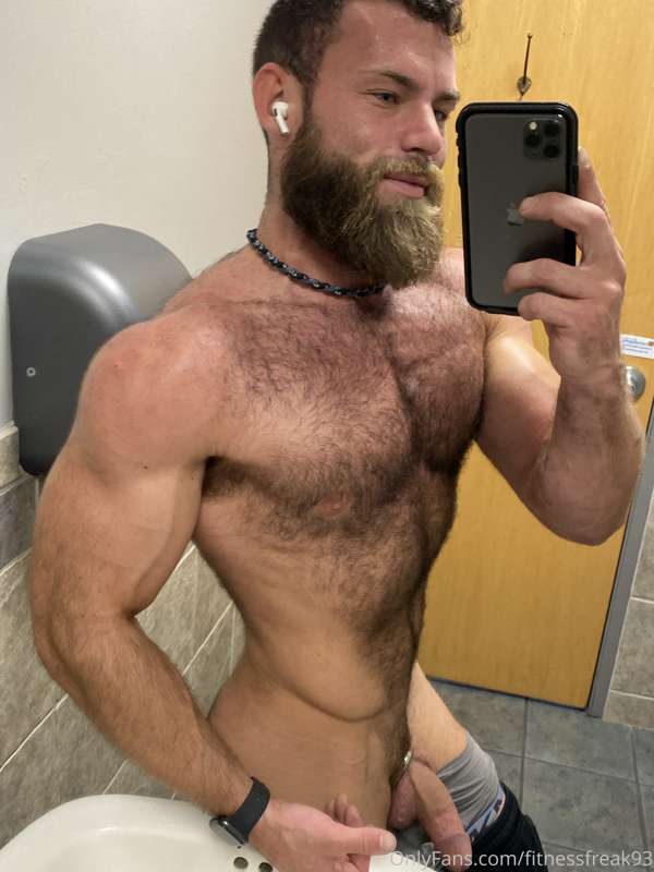 Felt large today at the gym 😈