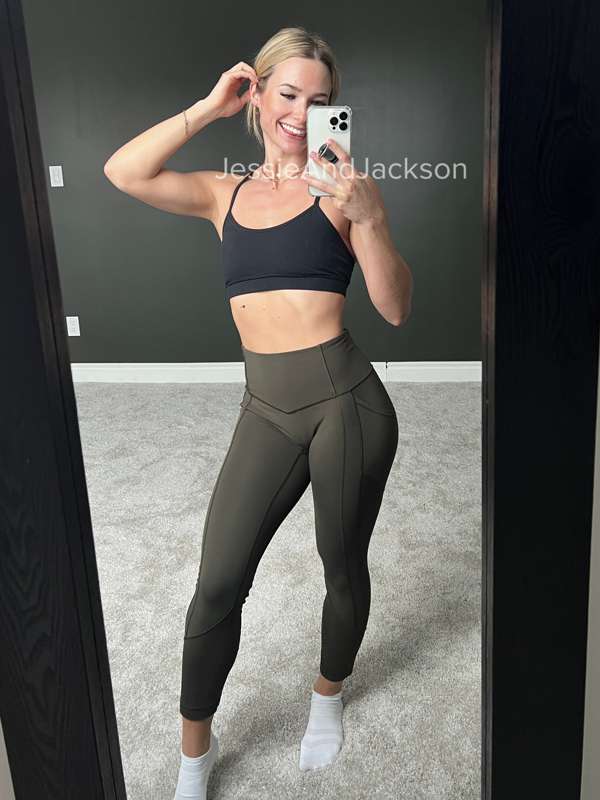 **Gym outfit of the day** 💪🏼
I filmed something fun in this ..