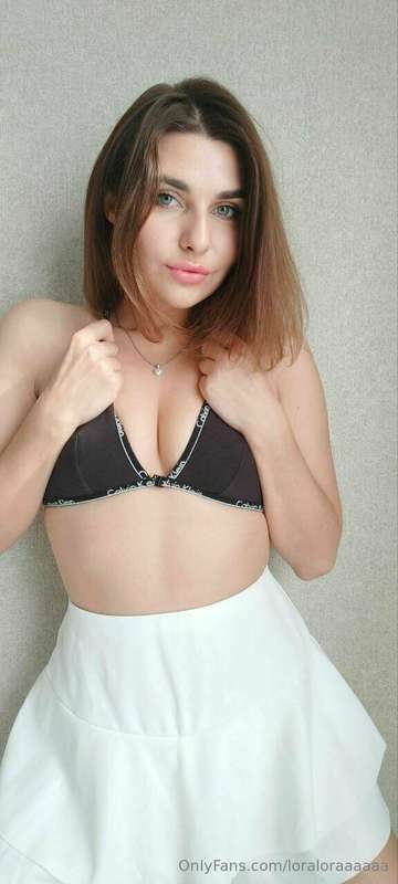 I don't need a bed to prove my femininity. 😏😏💋 I can be sexy..