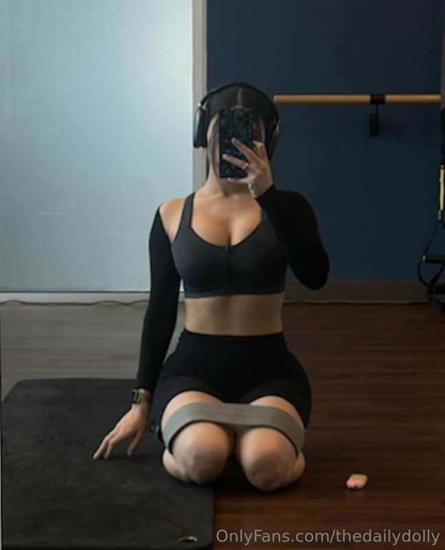 Goodmorning ☀️ 
Dont forget to workout today 😝
