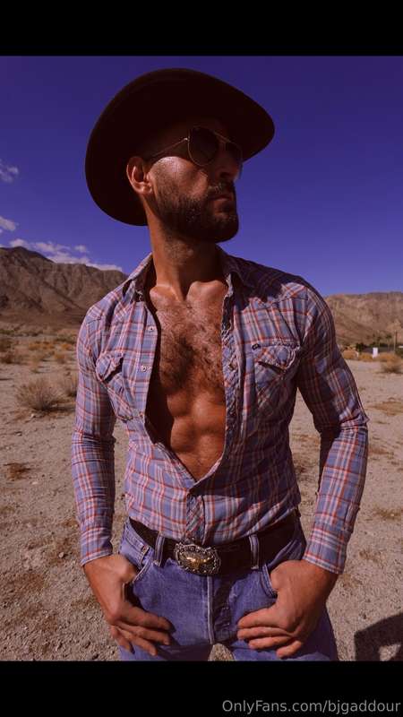 Brokeback Biscuits is oh so thirsty. Can you quench his thir..