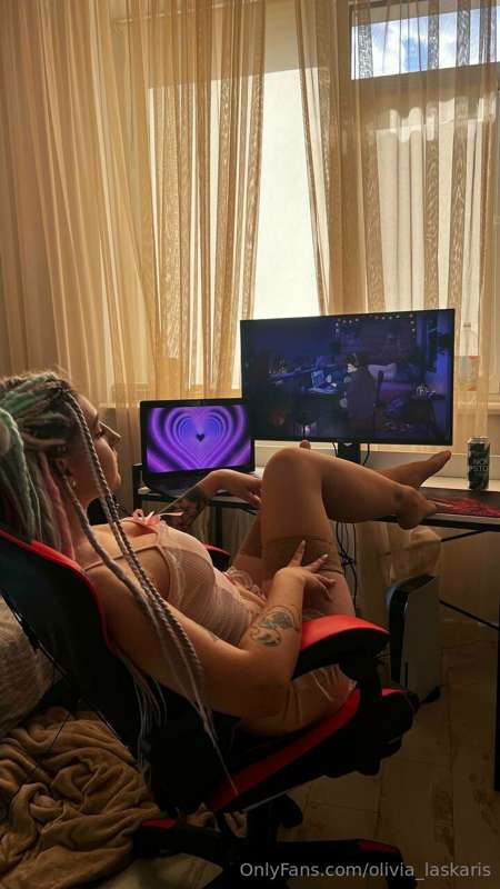 I heard that men are turned on by girls who love video games..