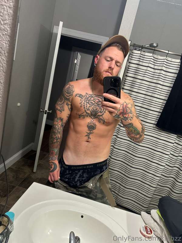 Just trynna unwind on this Monday night…  1