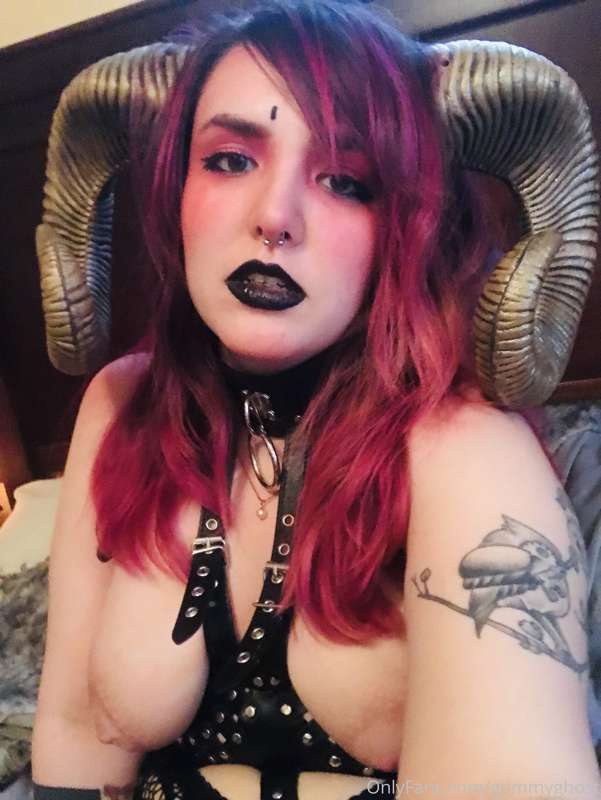 Succubus wants to seduce you 😈 14