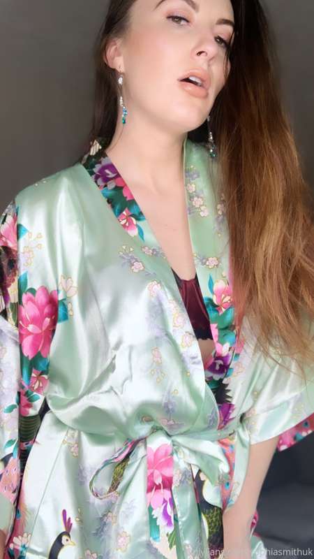 Are you a lover of silk and satin? 4