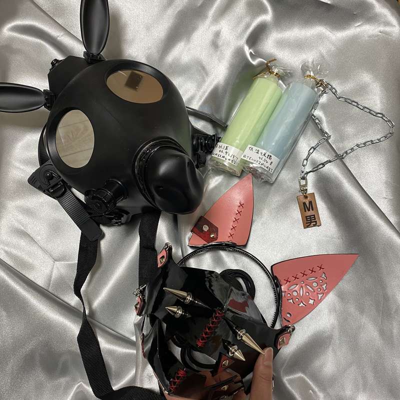 @fetishism_ten 
フェチ職人展☀️

名物受付嬢と戦利品と
出品してる商品たち 4