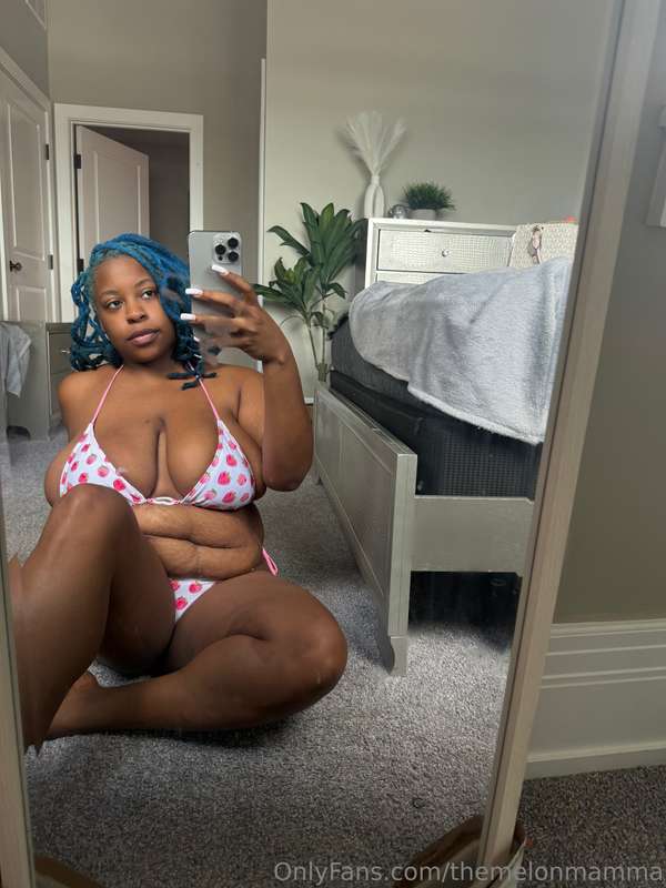 Online for a chat babe?🩷
