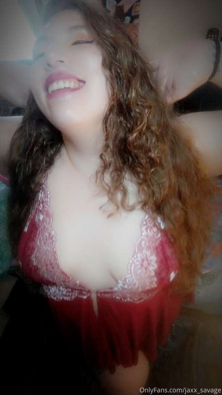 Sexy in red, 7 pictures and one 5 minute video guaranteed to.. 7