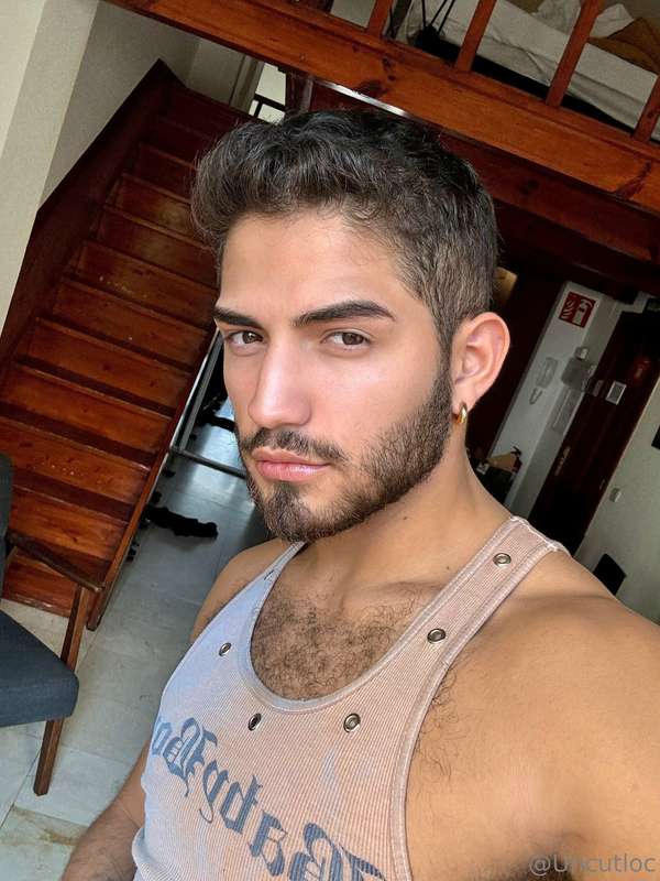 stuff ur face in my pits 💪🏼 1