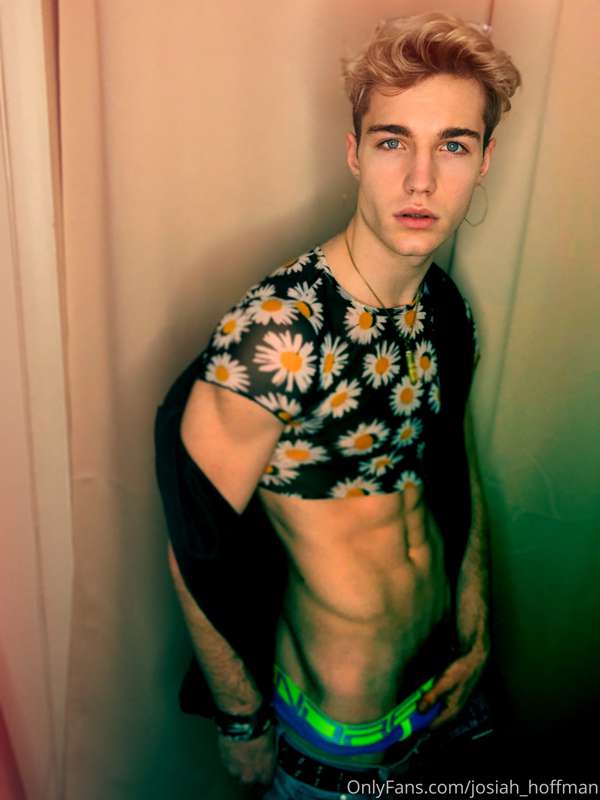 You can touch as much as you want 🤤😏 4