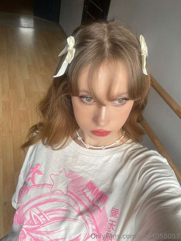 Which selfie do you like more? 😋💗 1