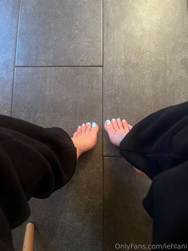 Went for a massage as a bday treat to myself, barefoot the w.. 3
