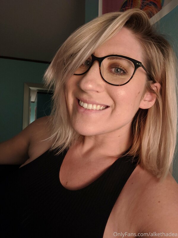 Who loves a good selfie?! ME! Here are some selfies througho.. 34