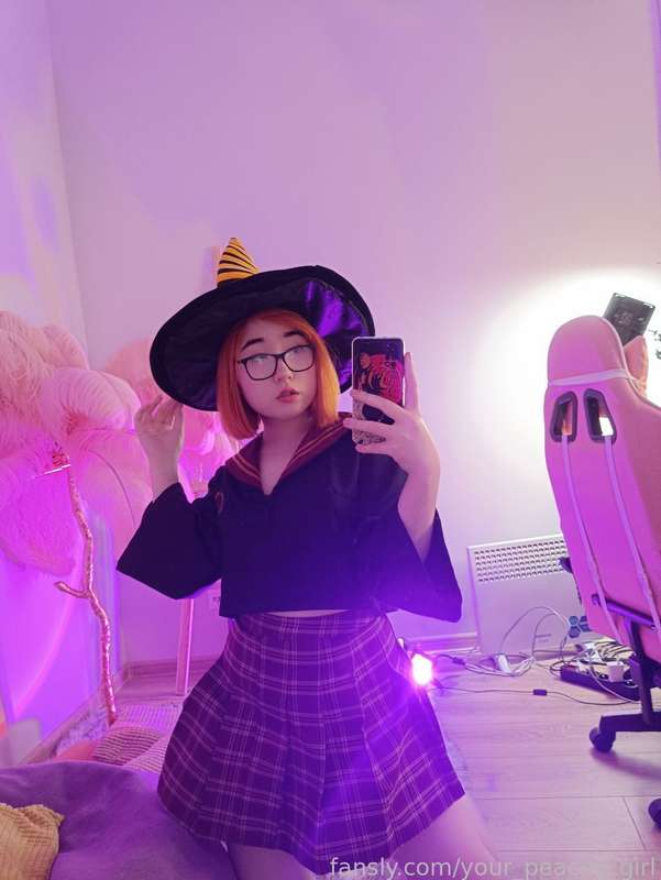 Your_Peachy_Girl - Fansly - 31 Oct, 2024 1