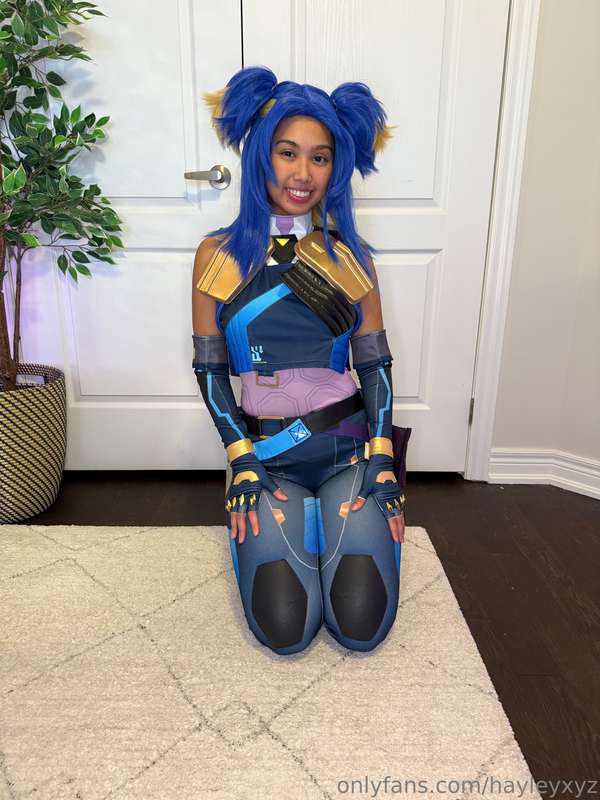 (Album + VIdeo) Neon from Valorant Cosplay! Showing off this.. 2