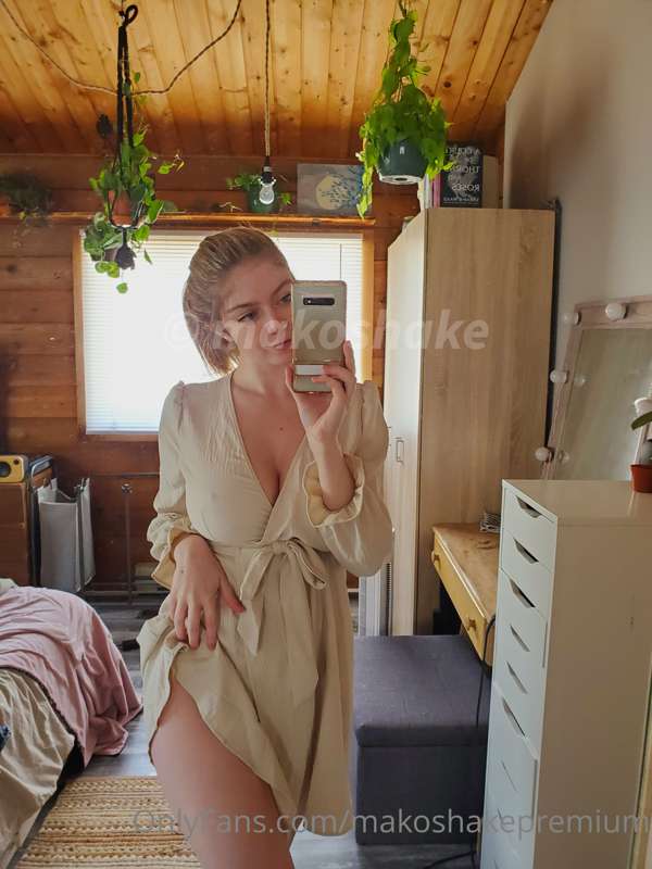 People with renew on got a video in this casual set tonight .. 3