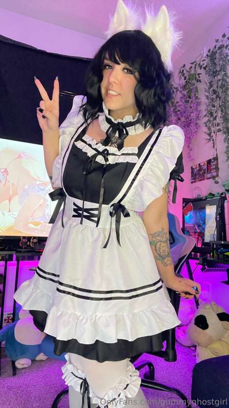 Hi, I’ll be your maid for today! ❤️ what can I do for you, M.. 6