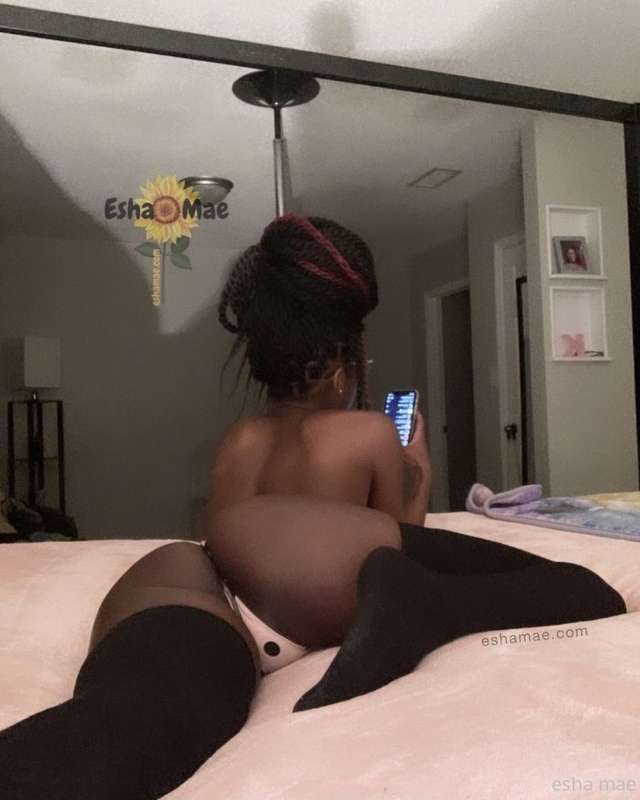 im going to bed. you coming? 👉🏿👈🏿