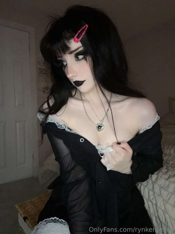 spank my spooky butt plz?? xoxo 1