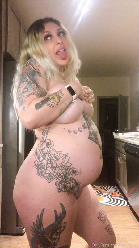 Before/after stuffing on my livestream!! I ate 6 pounds of f.. 4