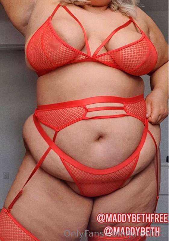 (24h) 🌹Your British BBW 🌹

🍑 FAT ass & juicy tits!
💦SQUIRTER..
