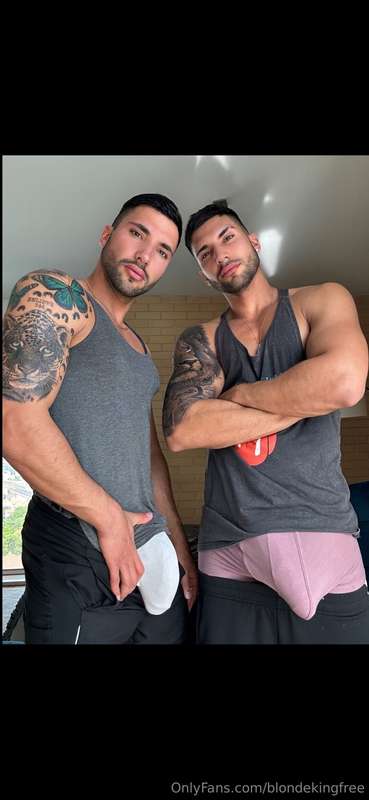 Hot TW l NS double meat for the price of one @happinesstoget.. 1