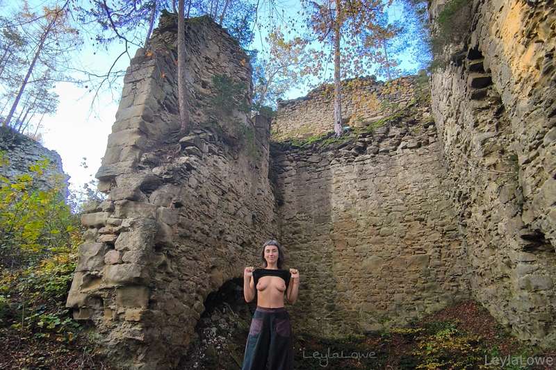 More castle ruins and my ass :) 