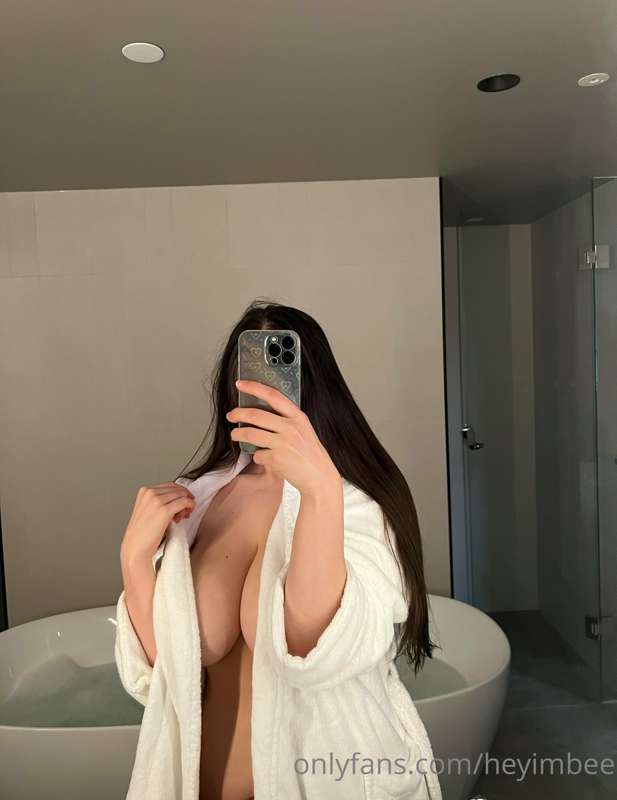 CHECK YOUR DMS FOR BATH SET 😈
msg me if you missed out x
