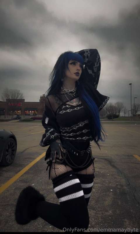 Will be posting new content tmrw night🖤 1