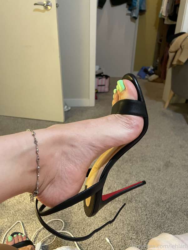 Are any other ladies u follow on OF having an issues sending.. 4