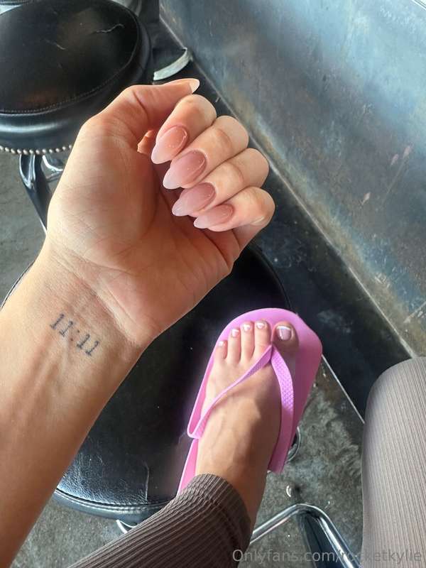 Like my nails? 💅✨