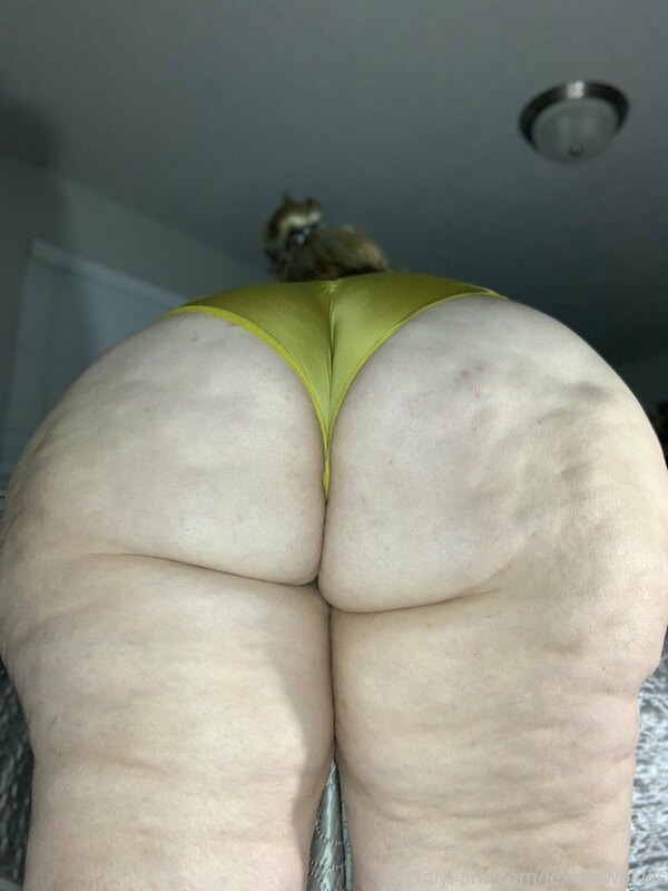 How do I look in yellow guys ?? 3