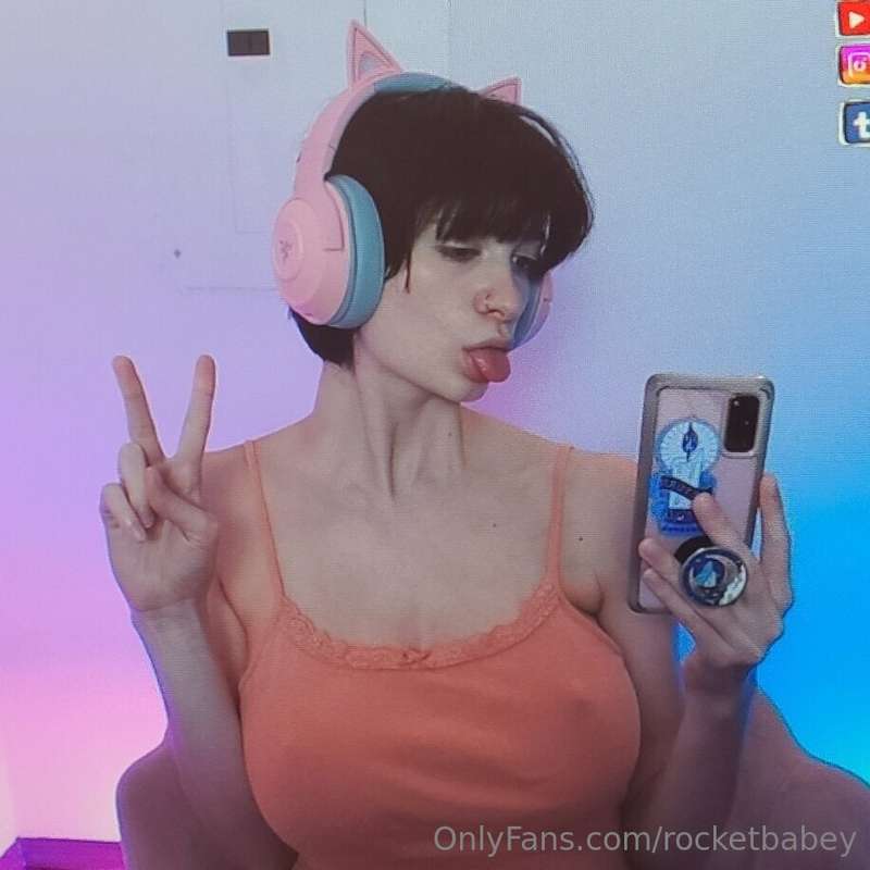 pov: getting flashed by ur favorite streamer 6