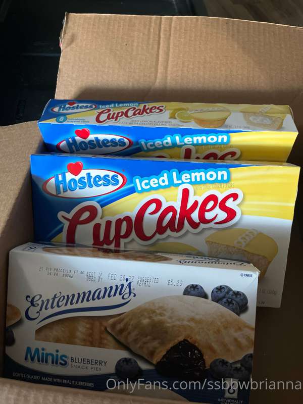 Someone sent me some goodies for my belly. I love coming hom.. 4