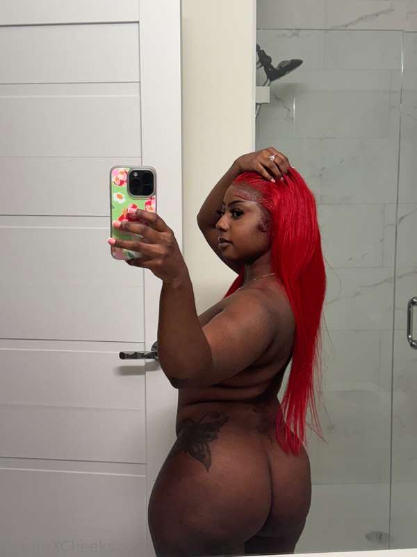Do I look good in red! 😍 2