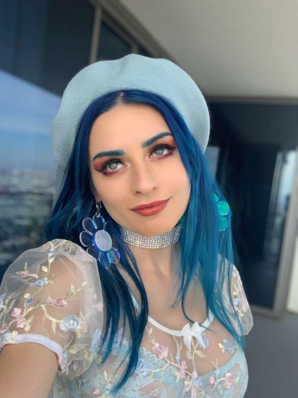 AVN day 1 💙 I’m feeling really cute~ 
ps I’m going to post a..
