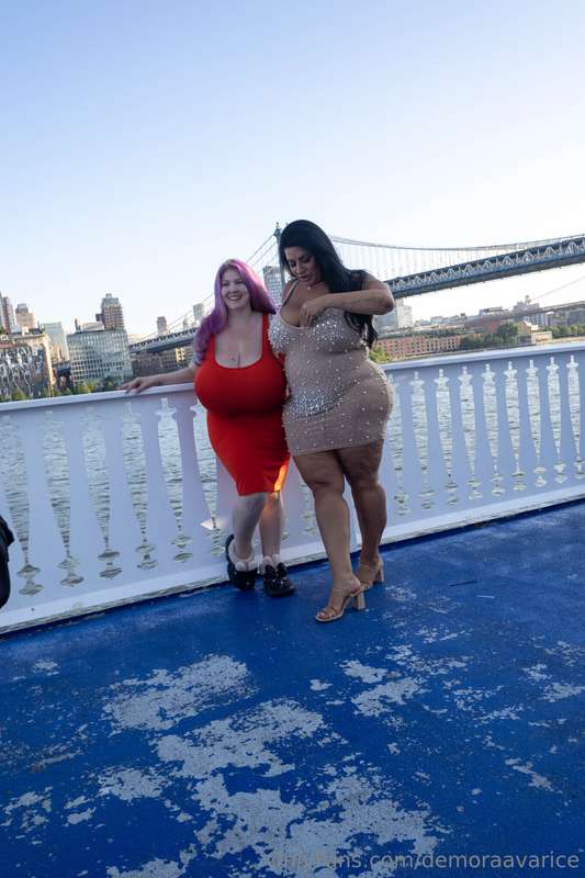 A few shots from the boat party the other night! I didn't ta.. 5