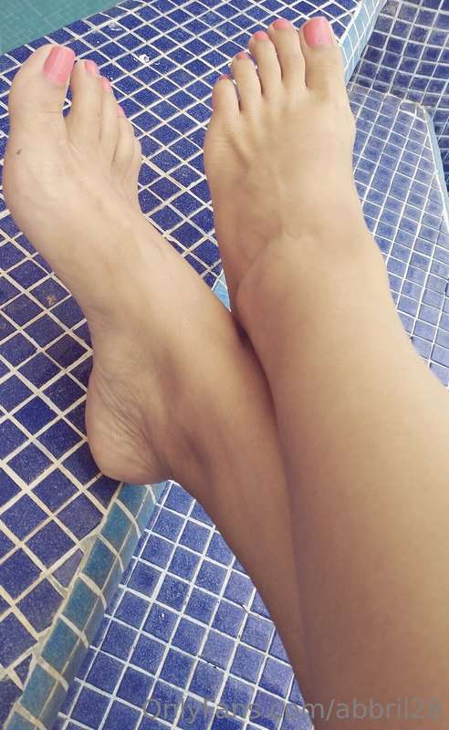 bare feet 🌸