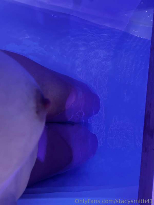 Solo bath this time.