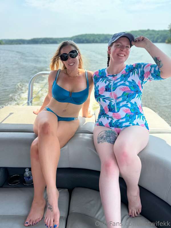 Swipe to see some titties! With @realhotwife4u