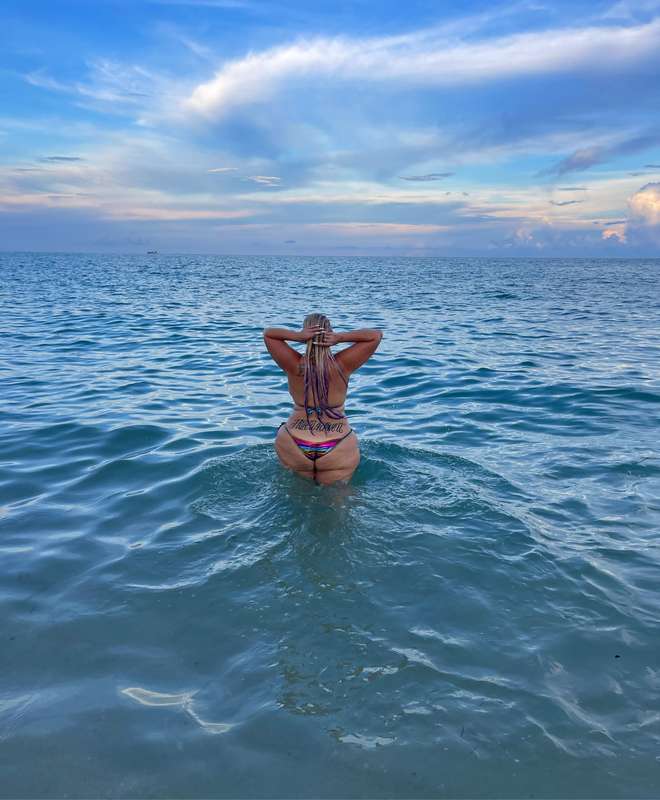 Happy first day of spring 🌊🏝️😈 2