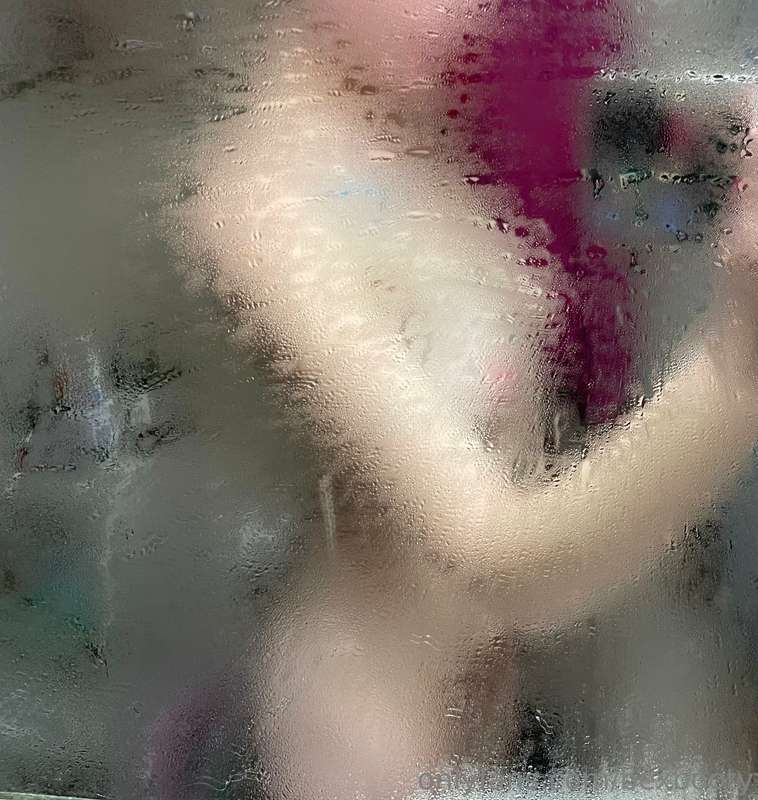 Shower time, remove the blur 😈