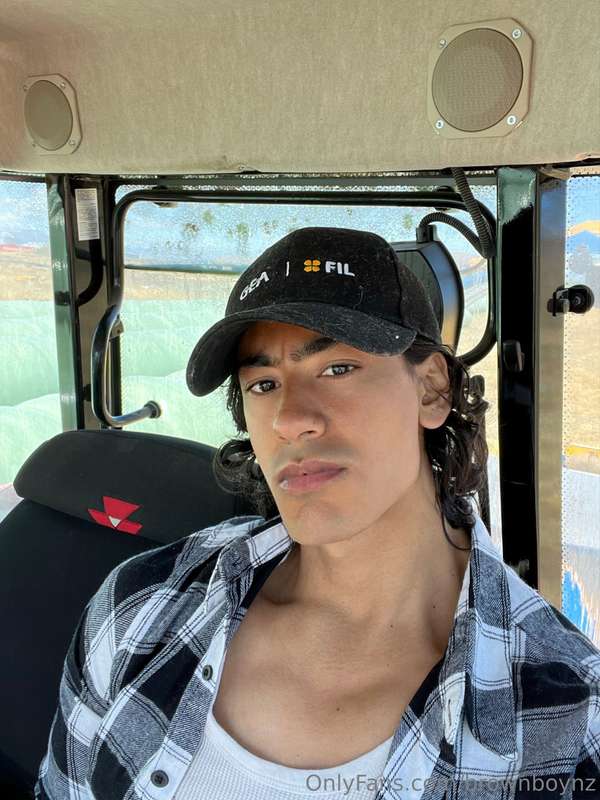 Felt cute at work 👨‍🌾🚜 1