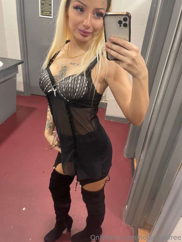 @hollie.pie 💋💕 2