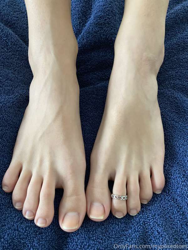 Natural toes are back! Want to see them covered with A LOT o..