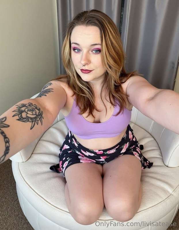 Dm's are open for a good time! 