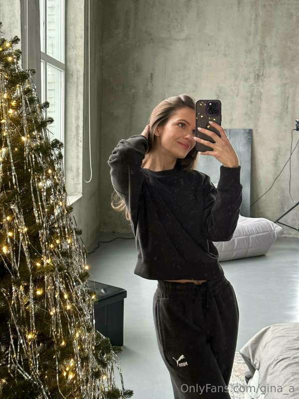 First day of winter and I'm already in the Christmas mood🥰🎄
..