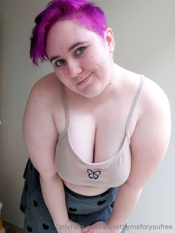 Cum over them 👀