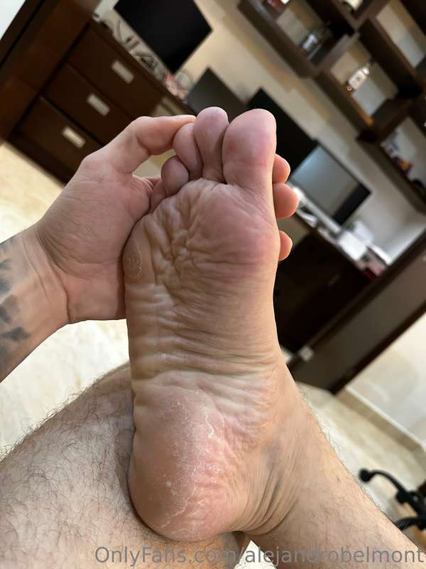 Feet, ass and balls 😈 2
