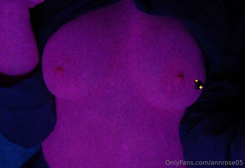 More content for you to enjoy. More cuming very soon 💋